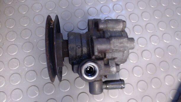 Foto: PUMPE SERVOLENKUNG eines VW Golf Variant 1.8