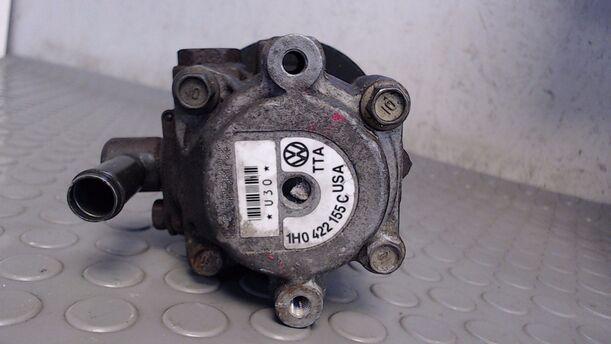 Foto: PUMPE SERVOLENKUNG eines VW Golf Variant 1.8
