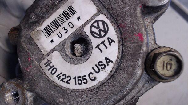 Foto: PUMPE SERVOLENKUNG eines VW Golf Variant 1.8