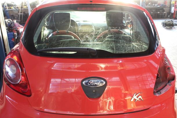 Foto: HECKKLAPPE/ HECKDECKEL eines Ford Ka 1.2 255 MC7