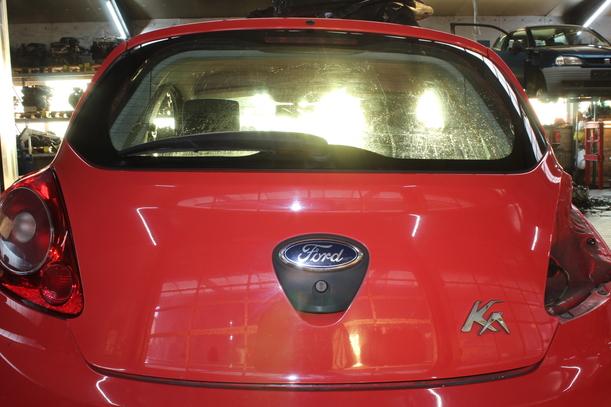 Foto: HECKKLAPPE/ HECKDECKEL eines Ford Ka 1.2 255 MC7