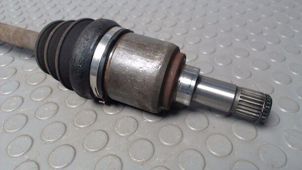 Foto: ANTRIEBSWELLE LINKS eines Ford Ka 1.2 255 MC7