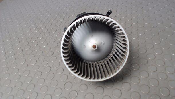 Foto: HEIZUNGSGEBLÄSE eines Ford Ka 1.2 255 592/Z24