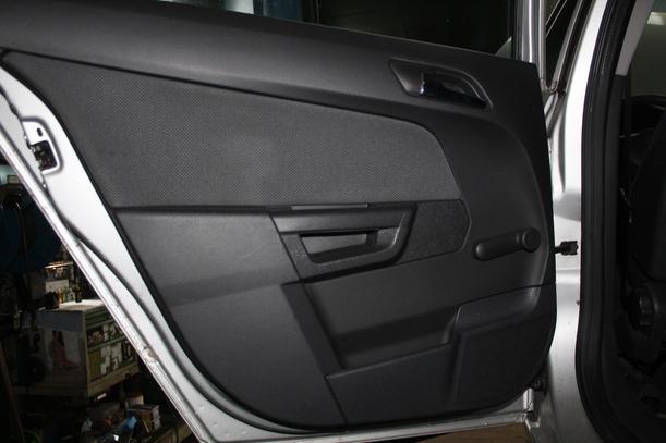 Foto: TÜR HINTEN LINKS eines Opel Astra 1.9 CDTI Caravan DPF Jeans