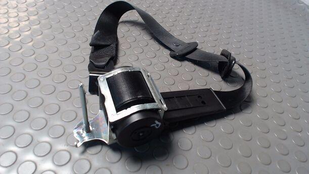 Foto: SICHERHEISGURT VORN RECHTS eines Opel Astra 1.9 CDTI Caravan DPF Jeans