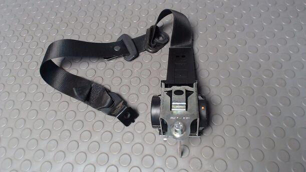 Foto: SICHERHEISGURT VORN RECHTS eines Opel Astra 1.9 CDTI Caravan DPF Jeans
