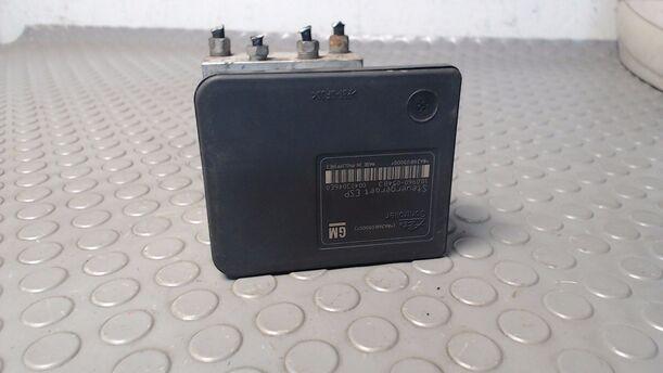 Foto: HAUPTBREMSAGGREGAT ABS eines Opel Astra 1.9 CDTI Caravan DPF Jeans