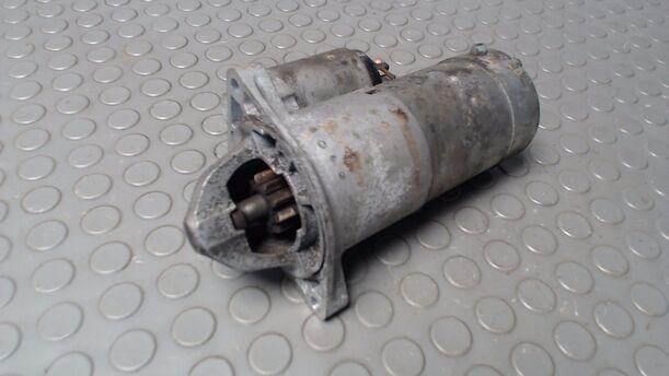 Foto: ANLASSER / STARTER eines Opel Astra 1.9 CDTI Caravan DPF Jeans