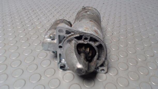 Foto: ANLASSER / STARTER eines Opel Astra 1.9 CDTI Caravan DPF Jeans