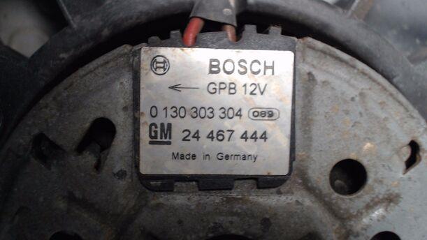 Foto: ELEKTROLÜFTER eines Opel Astra 1.9 CDTI Caravan DPF Jeans