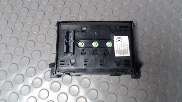 Foto: DISPLAY/BILDSCHIRM eines Opel Astra 1.9 CDTI Caravan DPF Jeans