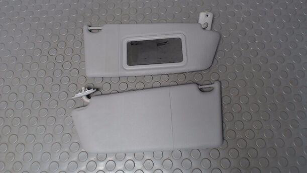 Foto: SONNENBLENDEN SET eines Opel Astra 1.9 CDTI Caravan DPF Jeans
