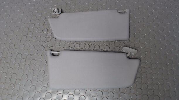 Foto: SONNENBLENDEN SET eines Opel Astra 1.9 CDTI Caravan DPF Jeans
