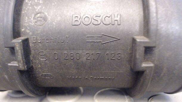 Foto: LUFTMASSENMESSER BOSCH eines Opel Corsa 16V Jeans