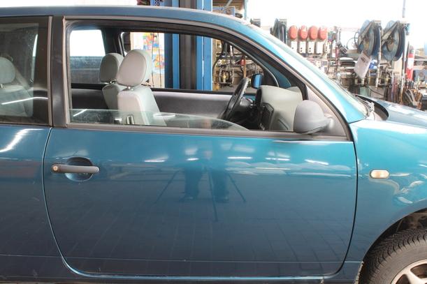 Foto: TÜR RECHTS eines Seat Arosa 1.0 MPI Jeans
