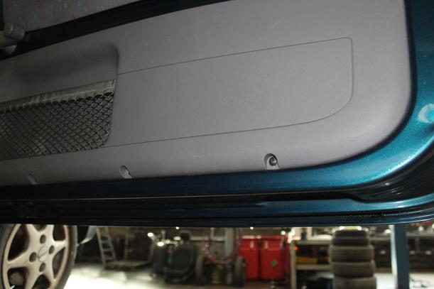 Foto: TÜR RECHTS eines Seat Arosa 1.0 MPI Jeans