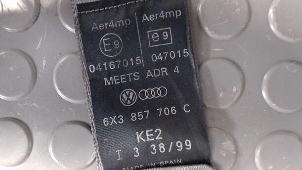 Foto: SICHERHEITSGURT VORN RECHTS eines Seat Arosa 1.0 MPI Jeans