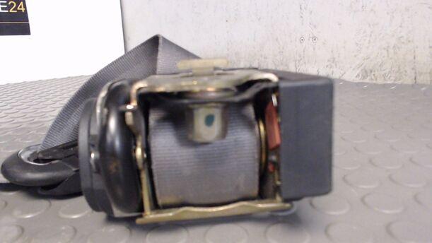 Foto: SICHERHEITSGURT VORN RECHTS eines Seat Arosa 1.0 MPI Jeans