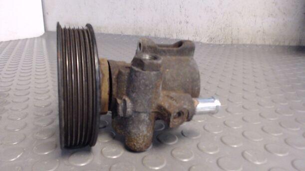 Foto: SERVOPUMPE / PUMPE SERVOLENKUNG eines Seat Arosa 1.0 MPI Jeans
