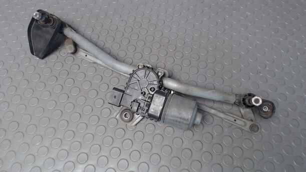 Foto: SCHEIBENWISCHERMOTOR VORN eines Opel Astra 1.9 CDTI Caravan DPF 255 551/Z24