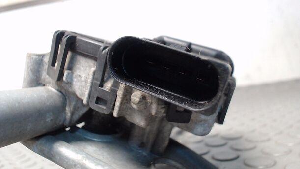 Foto: SCHEIBENWISCHERMOTOR VORN eines Opel Astra 1.9 CDTI Caravan DPF 255 551/Z24