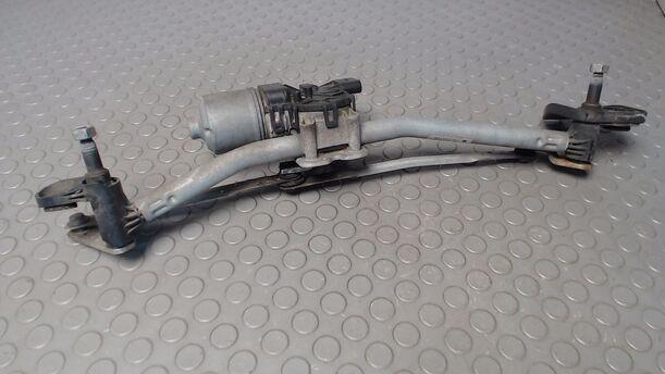 Foto: SCHEIBENWISCHERMOTOR VORN eines Opel Astra 1.9 CDTI Caravan DPF 255 551/Z24
