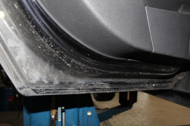 Foto: TÜR HINTEN LINKS eines Opel Astra 1.9 CDTI Caravan DPF 255 541/Z24