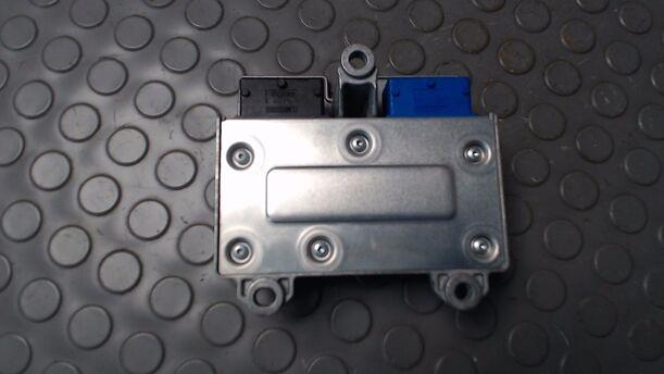 Foto: STEUERGERÄT AIRBAG eines Opel Astra 1.9 CDTI Caravan DPF 255 551/Z24