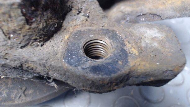 Foto: ACHSSCHENKEL VORN RECHTS eines Opel Astra 1.9 CDTI Caravan DPF 255 551/Z24