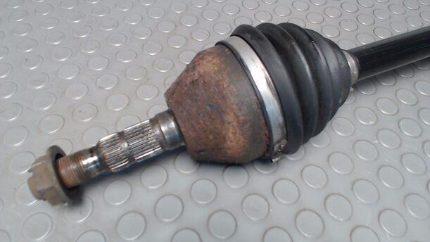 Foto: ANTRIEBSWELLE RECHTS eines Opel Astra 1.9 CDTI Caravan DPF 255 551/Z24