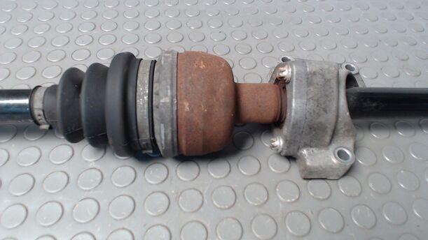 Foto: ANTRIEBSWELLE RECHTS eines Opel Astra 1.9 CDTI Caravan DPF 255 551/Z24