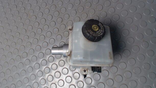 Foto: HAUPTBREMSZYLINDER eines Opel Astra 1.9 CDTI Caravan DPF 255 551/Z24