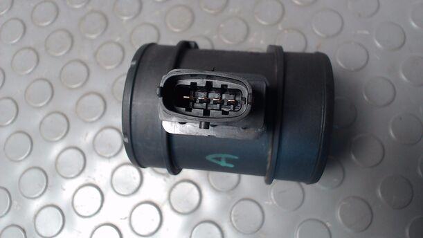 Foto: LUFTMASSENMESSER BOSCH eines Opel Astra 1.9 CDTI Caravan DPF 255 551/Z24