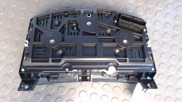 Foto: TACHOEINHEIT / KOMBIINSTRUMENT eines Opel Astra 1.9 CDTI Caravan DPF