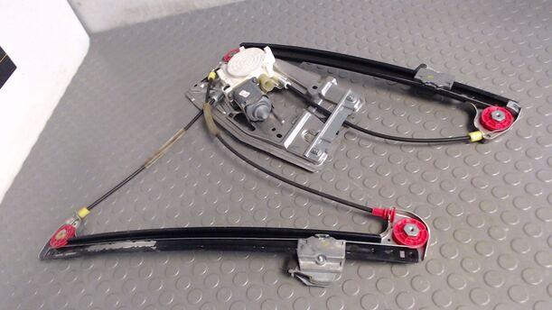 Foto: FENSTERHEBER ELEKTRISCH VORN RECHTS eines BMW 523i 255 551/Z24