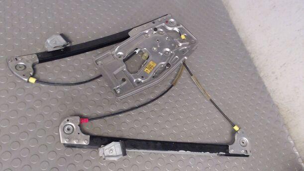 Foto: FENSTERHEBER ELEKTRISCH VORN RECHTS eines BMW 523i 255 551/Z24