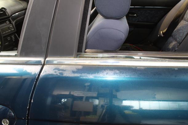 Foto: TÜR HINTEN LINKS eines BMW 523i 255 551/Z24