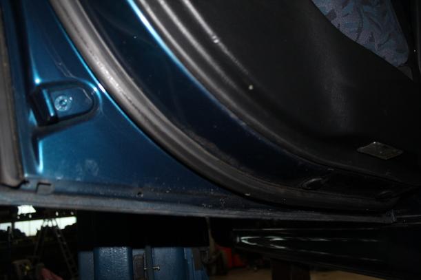 Foto: TÜR HINTEN LINKS eines BMW 523i 255 551/Z24