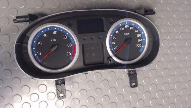 Foto: TACHOEINHEIT eines Renault Clio 1.2 16V 255 592/Z24