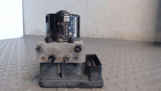 Foto: HAUPTBREMSAGGREGAT ABS eines VW Golf 1.4 255 562/Z04