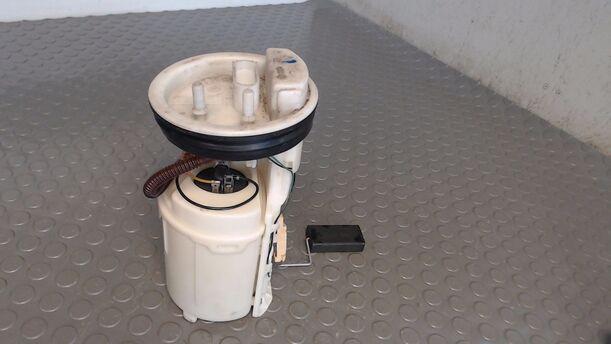 Foto: KRAFTSTOFFPUMPE eines VW Golf 1.4 255 562/Z04
