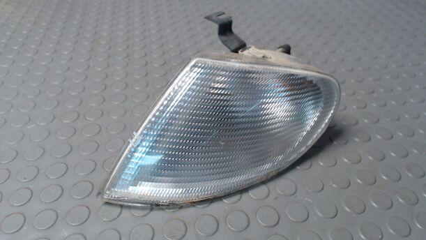Foto: BLINKER LINKS eines Ford Galaxy 16V 255 562/Z04