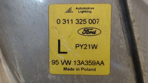 Foto: BLINKER LINKS eines Ford Galaxy 16V 255 562/Z04