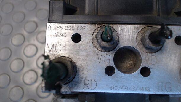 Foto: HAUPTBREMSAGGREGAT ABS eines Peugeot 307 110