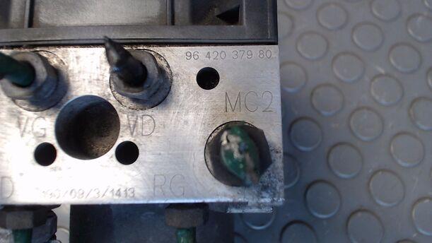 Foto: HAUPTBREMSAGGREGAT ABS eines Peugeot 307 110