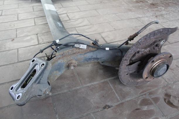Foto: HINTERACHSE eines Peugeot 307 110