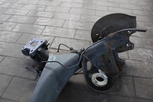 Foto: HINTERACHSE eines Peugeot 307 110