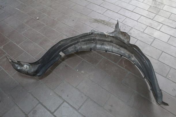Foto: INNENRADHAUS VORN RECHTS eines Ford Probe