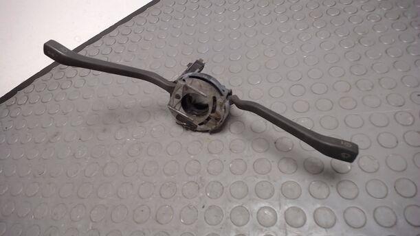 Foto: Blinkschalter/Kombischalter eines AUDI AUDI 80 1.6