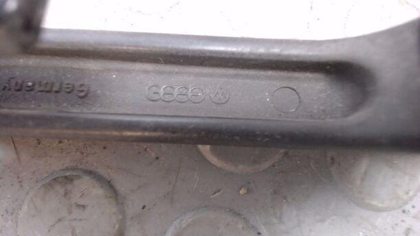 Foto: TÜAUSSENGIFF VON RECHTS eines AUDI AUDI 80 1.6